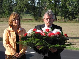 2012.09.10 Pamieci ofiar w Rogoznie - 002.jpg