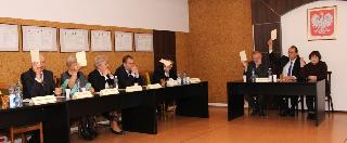 017 - I sesja Rady Gminy Zgierz VII kadencji - podczas glosowania.jpg